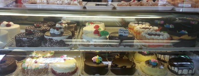 Sal & Doms Bakery is one of bronx.