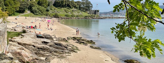 Praia da Barbeira is one of Vigo.