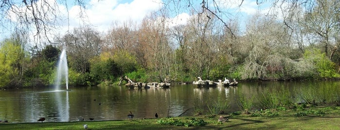 Parque de St James is one of London.