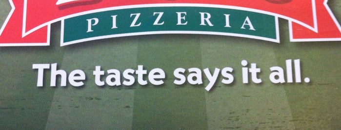 LaRosa's Pizzeria is one of สถานที่ที่ A ถูกใจ.