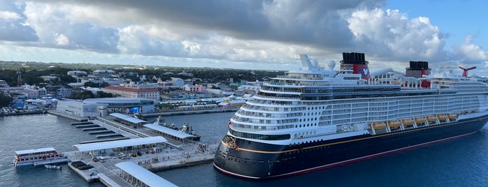Nassau Cruise Terminal is one of Lugares favoritos de Menossi,.