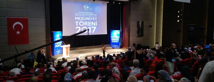 Konferans Salonu is one of Berk'in Beğendiği Mekanlar.