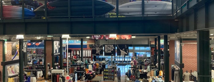 DICK'S Sporting Goods is one of FL * SHOP * FL.