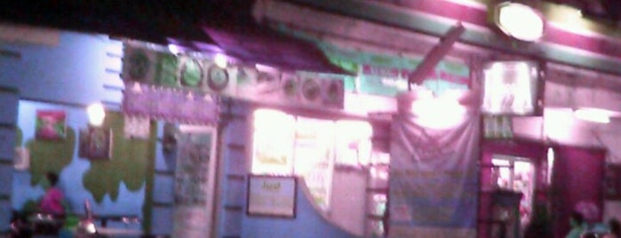 Indo Pizza cafe is one of Jaringan Kalisari | Cijantung dan sekitar.