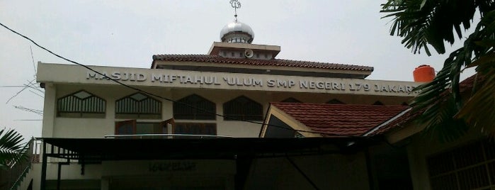 Masjid Miftahul 'Ulum SMP Negeri 179 is one of Jaringan Kalisari | Cijantung dan sekitar.