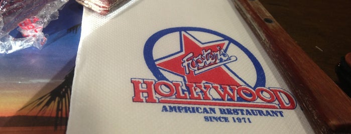 Foster's Hollywood is one of A comer y a beber.
