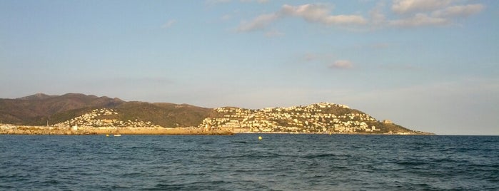 Platja de la Rubina is one of PLAYAS y CALAS COSTA BRAVA.