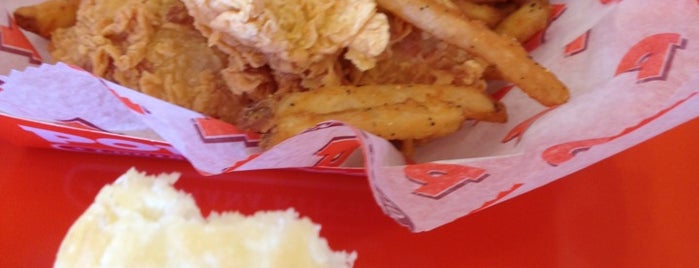 Popeyes Louisiana Kitchen is one of P 님이 좋아한 장소.