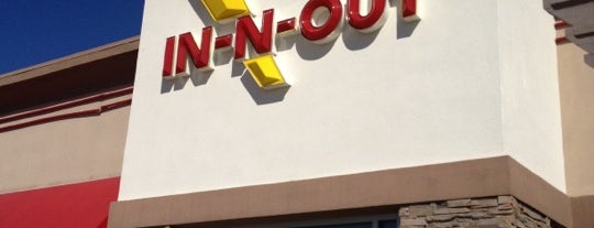 In-N-Out Burger is one of สถานที่ที่ Dan ถูกใจ.
