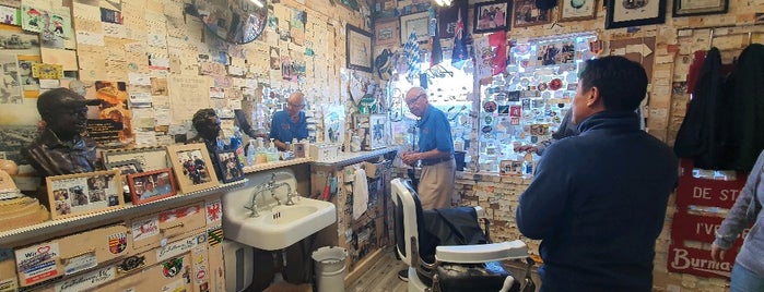Angel Delgadillo's Barber Shop is one of Darcy 님이 저장한 장소.