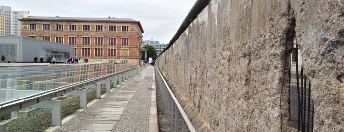 Berlin Wall Monument is one of Winter Euro Tour 2012.