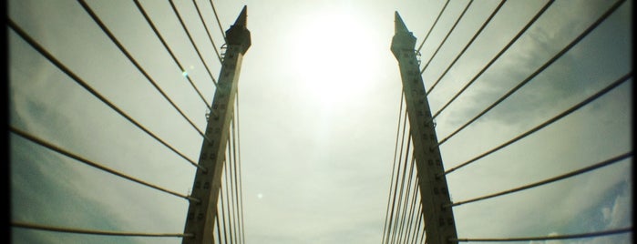 Penang Bridge is one of Tempat yang Disukai mika.