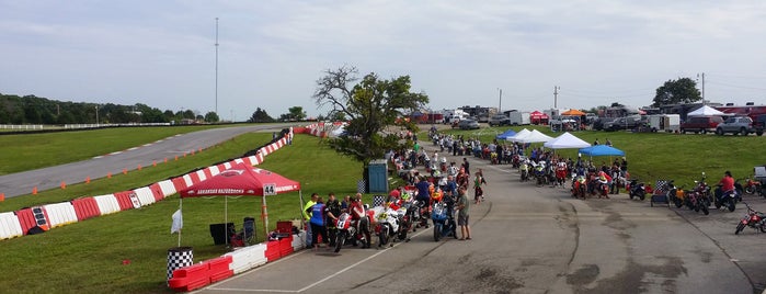Hallett Motor Racing Circuit is one of Lieux qui ont plu à Sloan.