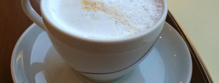 Cafe Sanatçılar is one of Zeynepさんのお気に入りスポット.
