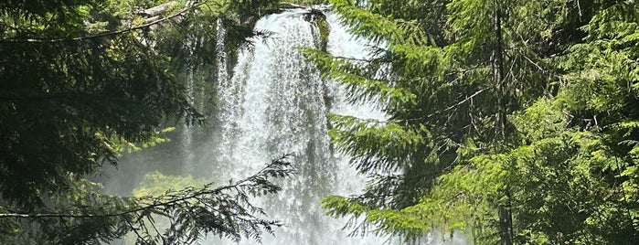 Sahalie Falls is one of Oregon.