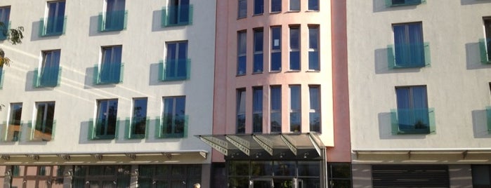 Europahaus Wien is one of สถานที่ที่ Marko ถูกใจ.