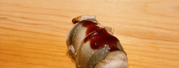Sushi Kuriyagawa is one of Tempat yang Disukai Andrew.