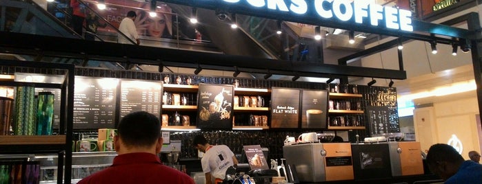 Starbucks is one of Lieux qui ont plu à Ozgur.