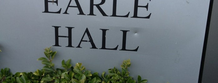 Earle Hall is one of Orte, die Zachary gefallen.