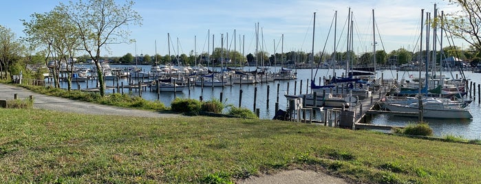 Calvert Marina is one of Life Jacket Loaner Sites - North East.