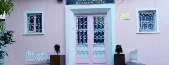 Ulubatlı Hasan İlkokulu is one of Lugares favoritos de Mufide.