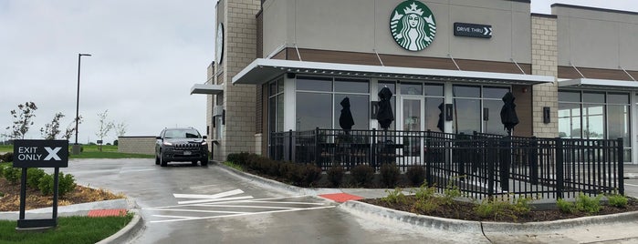Starbucks is one of Orte, die Jeff gefallen.