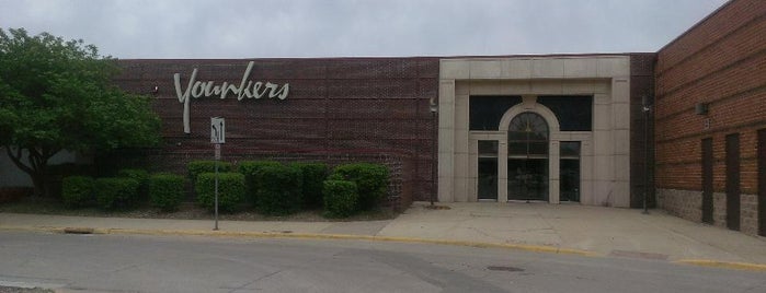 Younkers is one of Larry 님이 좋아한 장소.