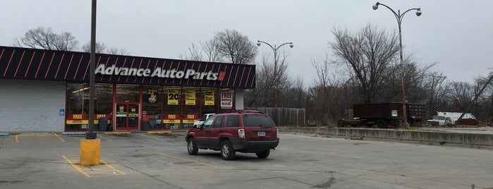 Advance Auto Parts is one of สถานที่ที่ La-Tica ถูกใจ.