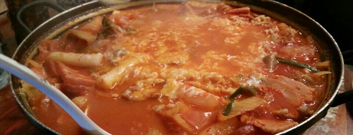 Mad For Chicken is one of The 13 Best Places for Hotpot in Flushing, Queens.