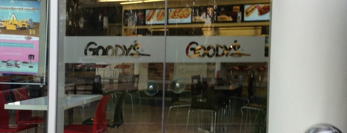 Goody's Burger House is one of Lugares favoritos de Apostolos.