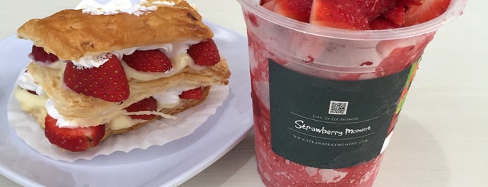 Strawberry Moment Dessert Cafe is one of Ask @psmunchung.