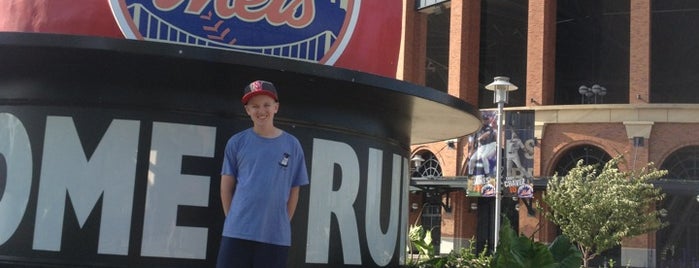 Citi Field is one of Where to Send Your Tourist Friends in NYC.