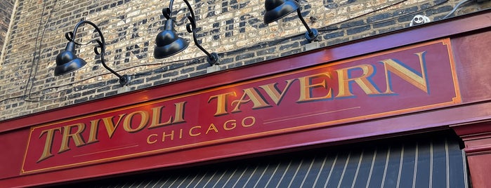 Trivoli Tavern is one of Chicago💨🌭.
