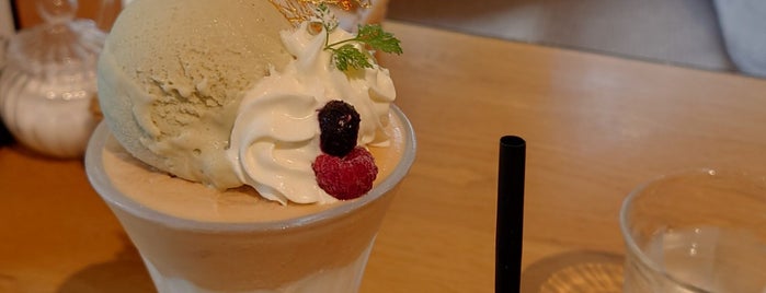 CAFE NOYMOND is one of my exchange yr in Tokyo ;).