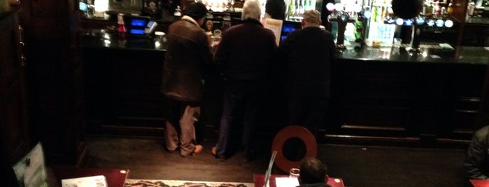 The Thomas Leaper (Wetherspoon) is one of Carlさんのお気に入りスポット.