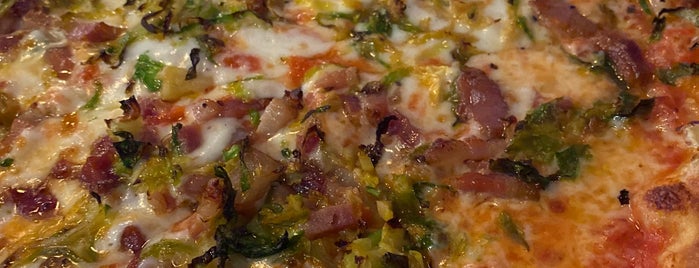 Pizzeria Cortile is one of Lugares favoritos de Alex.