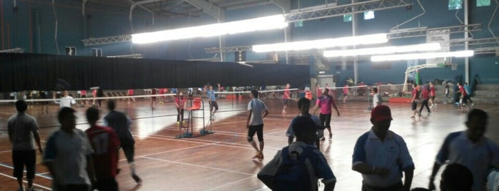 Setia Alam Badminton Hall is one of สถานที่ที่ ꌅꁲꉣꂑꌚꁴꁲ꒒ ถูกใจ.