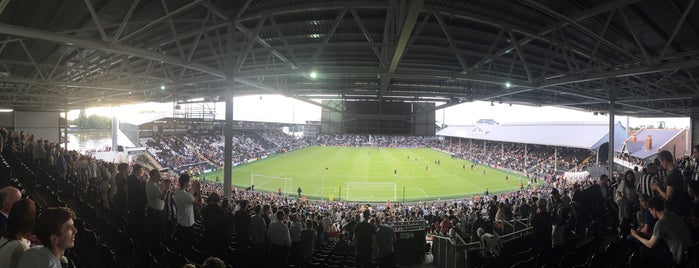 Craven Cottage is one of Tempat yang Disukai Del.