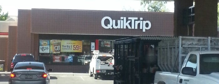 QuikTrip is one of Orte, die Julie gefallen.