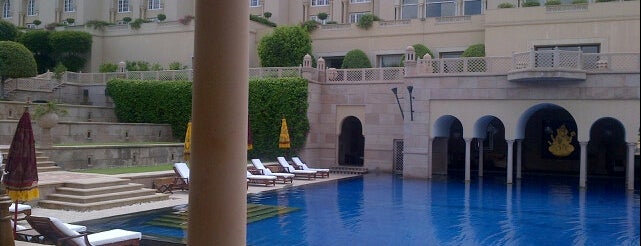 The Oberoi Amarvilas is one of Best Luxury Hotels and Resorts in India.