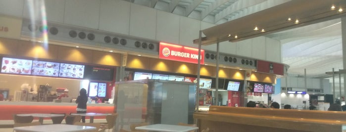 Food Court is one of Lugares favoritos de Angela Isabel.