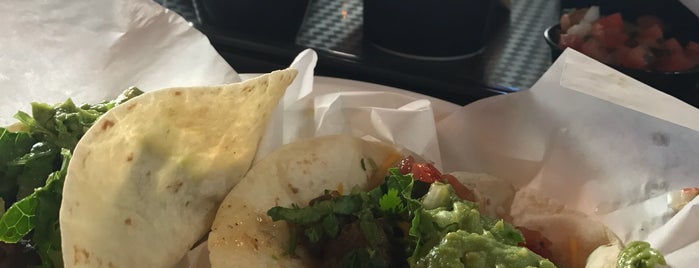 Chronic Tacos is one of Lugares favoritos de Keith.