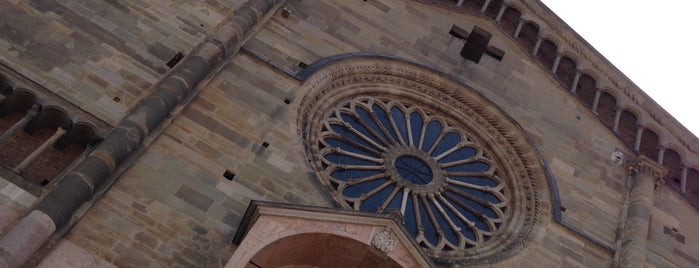 Duomo is one of Italia.