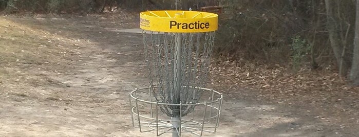 Wills Park Disc Golf Course is one of Disc Golf.