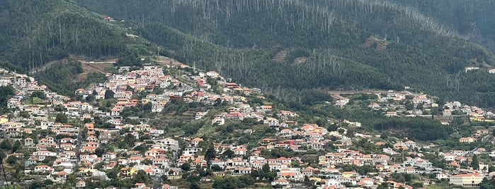 Miradouro do Pico dos Barcelos is one of Tempat yang Disukai Sofia.
