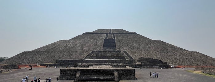 Pirámide de la Luna is one of Metrôs & Trens.