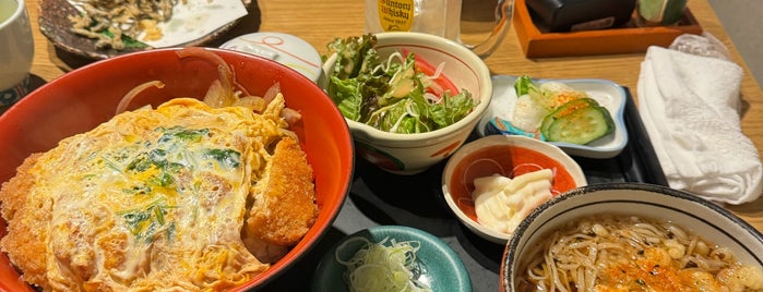 そば割烹 嵯峨野 is one of Asian Food(Neighborhood Finds)/SOBA.