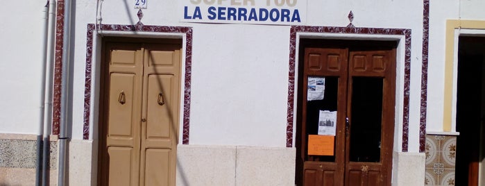 Super 100 La serradora is one of Falta foto.