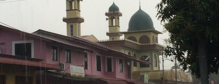 Masjid Kampung Kutan is one of Masjid & Surau, MY #1.