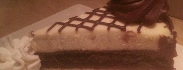 The Cheesecake Factory is one of Posti che sono piaciuti a Donna Leigh.